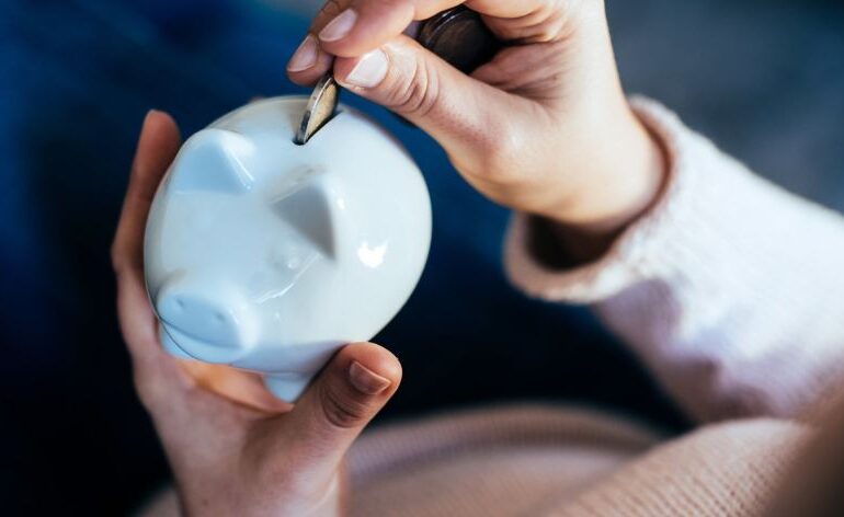 ¿Cómo ahorrar dinero cuando se vive solo?