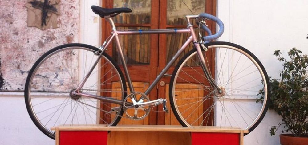 ¿Cómo guardar bicicletas en espacios pequeños?