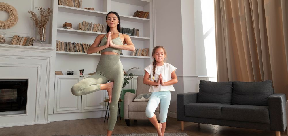 Conoce las prácticas de yoga que puedes hacer en tu edificio
